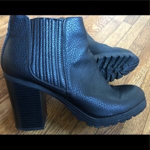Sam & Libby Black ankle boots